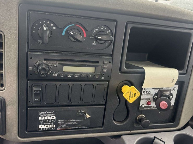 2012-international-durastar-4400-image-6