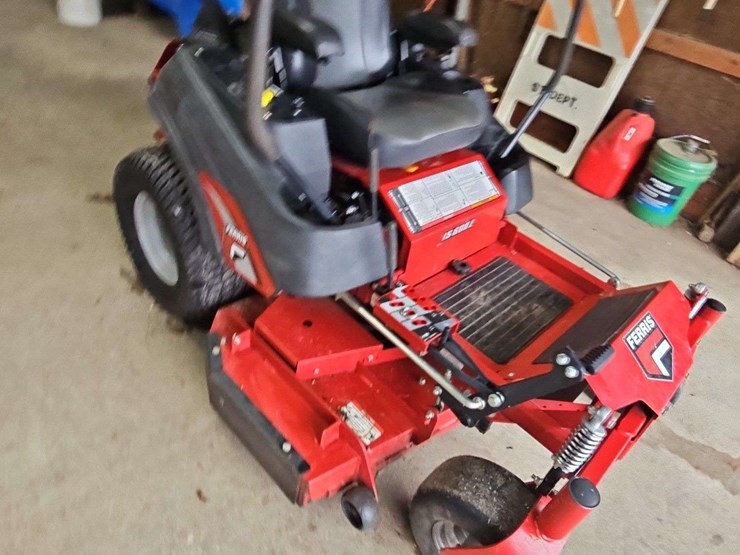 2022-ferris-is-600z-zero-turn-lawn-mower-image-9