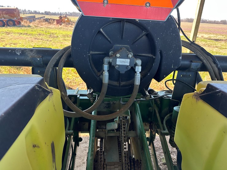 john-deere-8-image-46