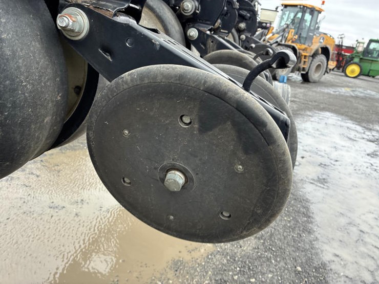 2010-kinze-3600-image-36