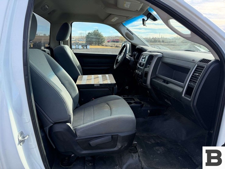 2013-dodge-2500-image-23