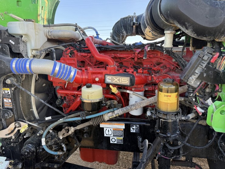 2021-peterbilt-367-image-10