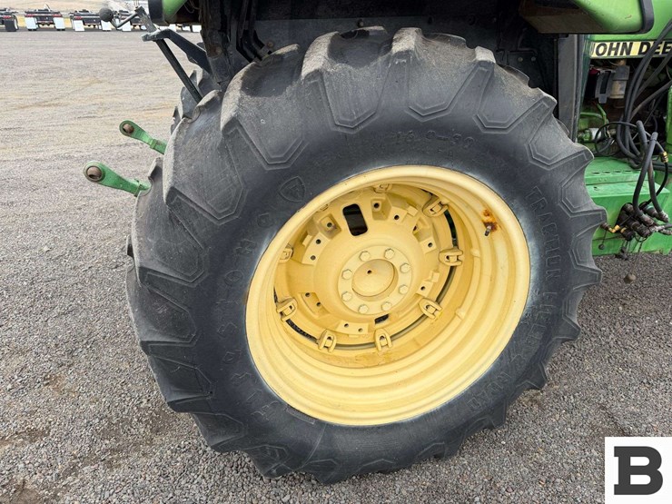 1983-john-deere-2350-image-35