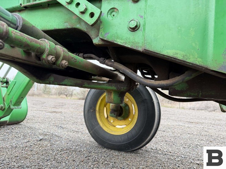 1983-john-deere-2350-image-21