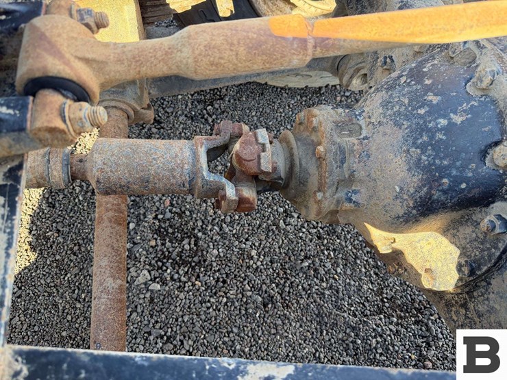 1985-ford-8000-image-23