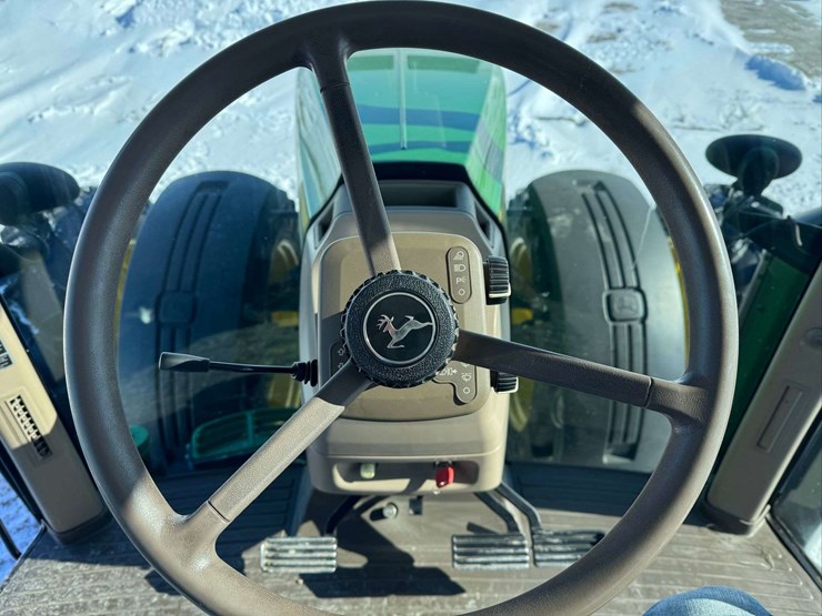 2012-john-deere-8310r-image-91