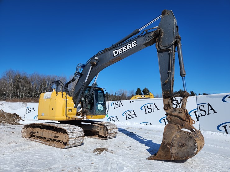 2016-deere-245g-lc-image-7