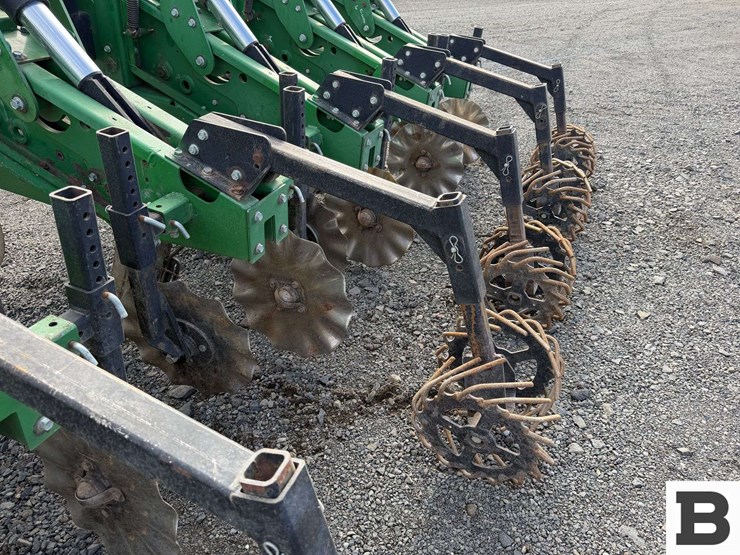 schlagel-mfg.-ripper,-implement-dolly,-great-plains-corn-planter-image-32