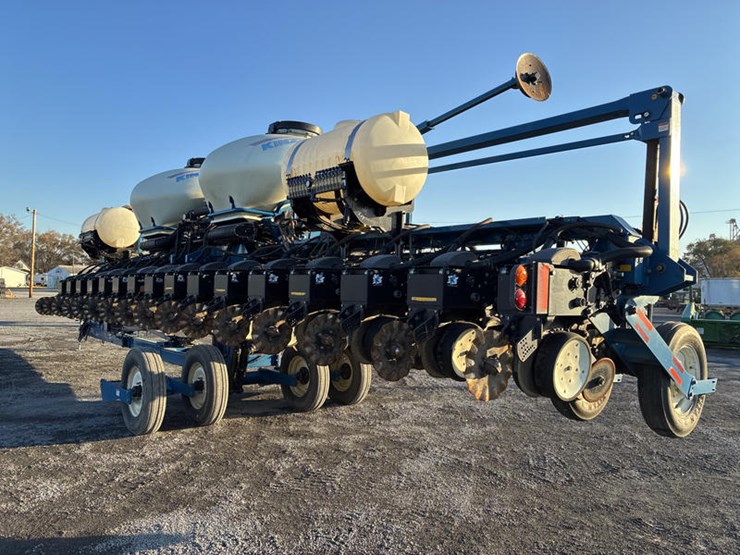 2010-kinze-3660-image-10