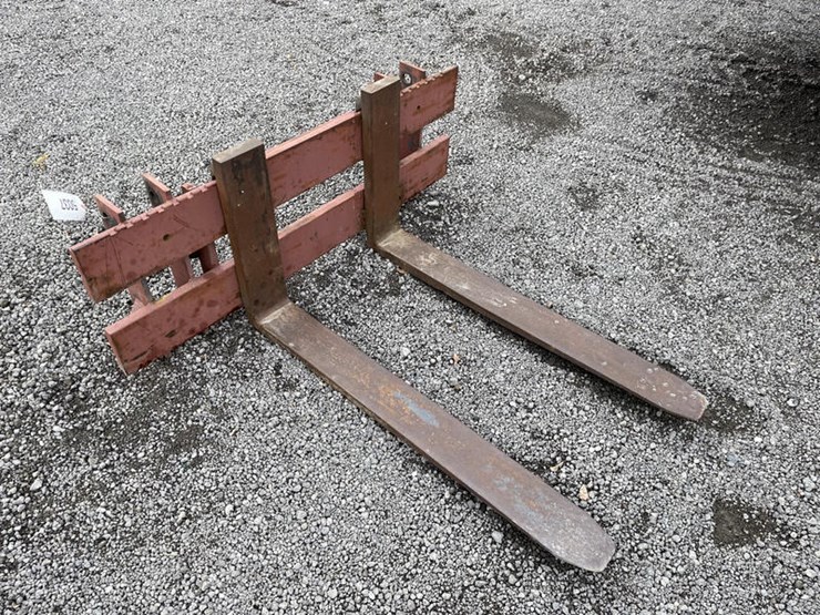 #5037-•-pallet-forks-image-1