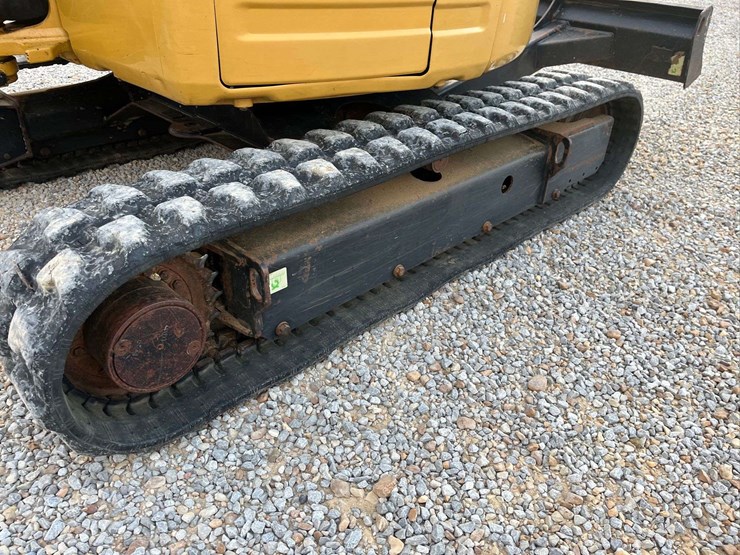 caterpillar-303-image-15