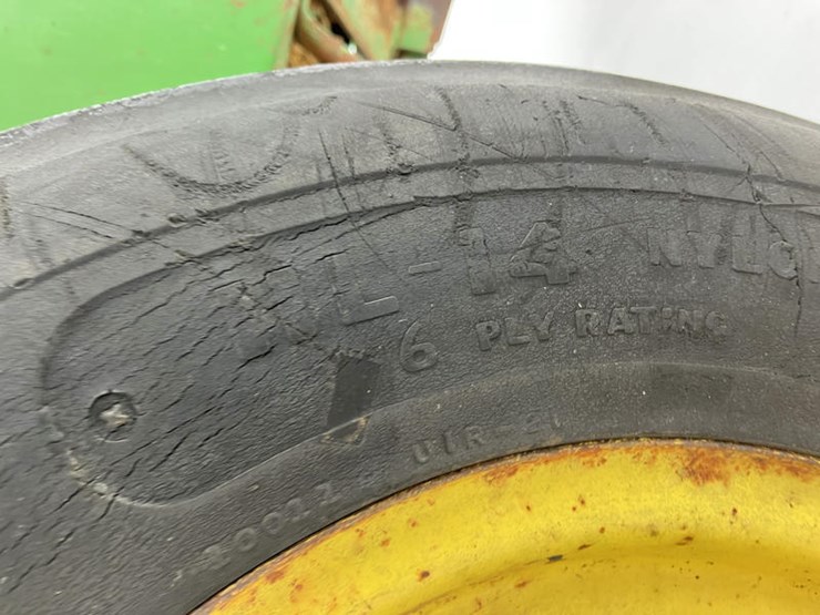 john-deere-336-image-7