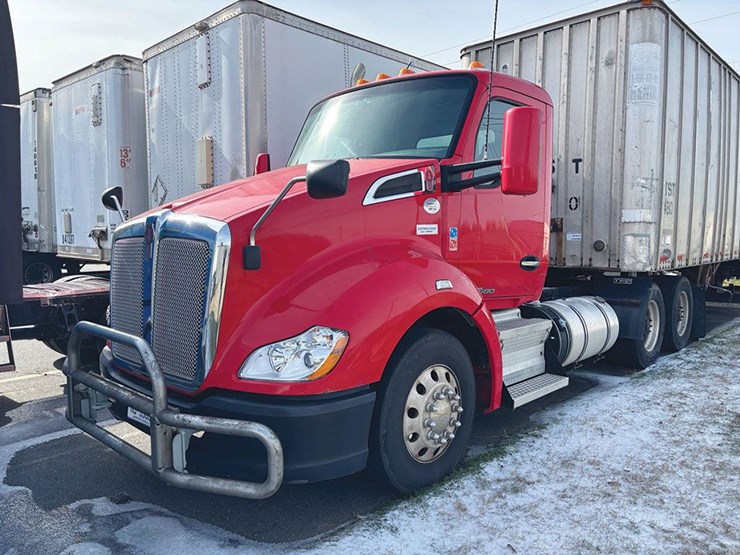 2016-kenworth-t680-image-1