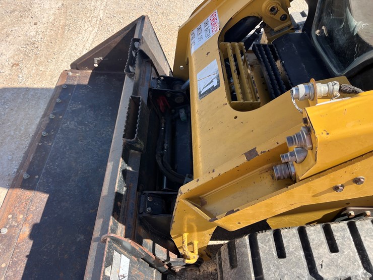 2018-caterpillar-299d-image-4