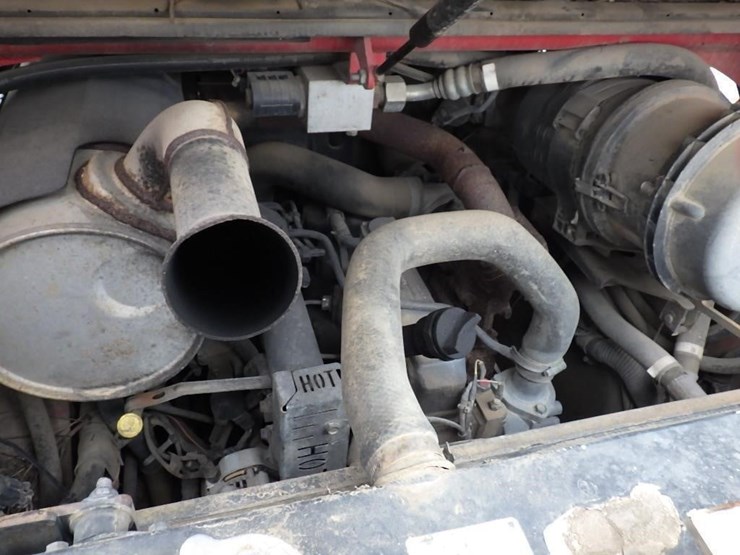 2012-takeuchi-tl230-image-11