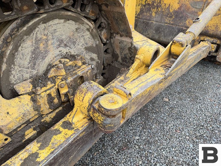 caterpillar-d6-image-36