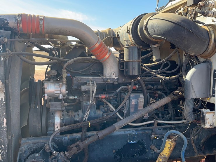 1993-peterbilt-377-image-17