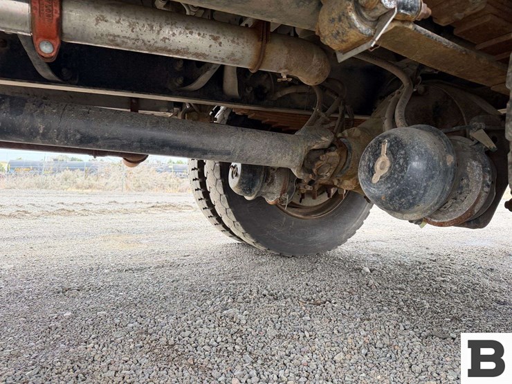 2005-international-7400-image-23