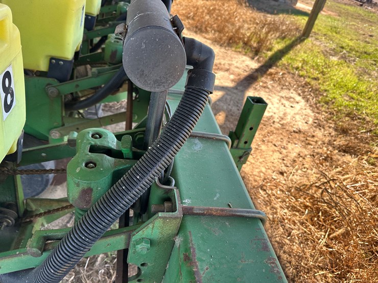 john-deere-8-image-43