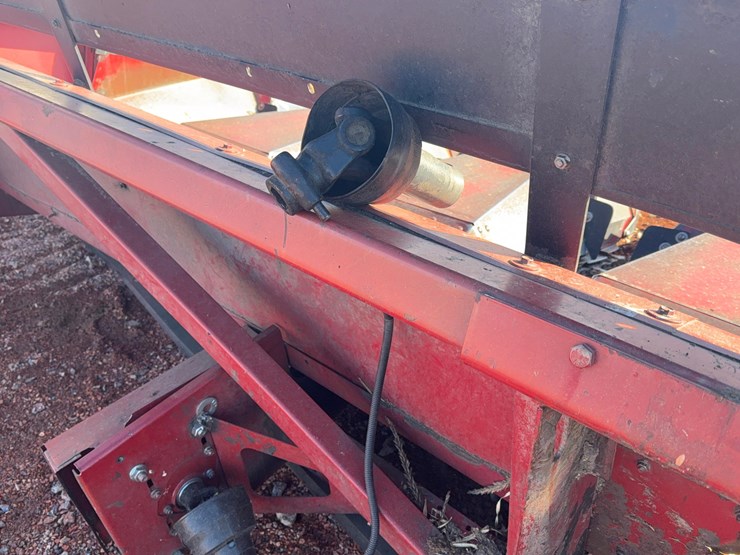 case-1083-corn-header-image-12