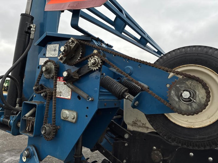 2010-kinze-3600-image-30