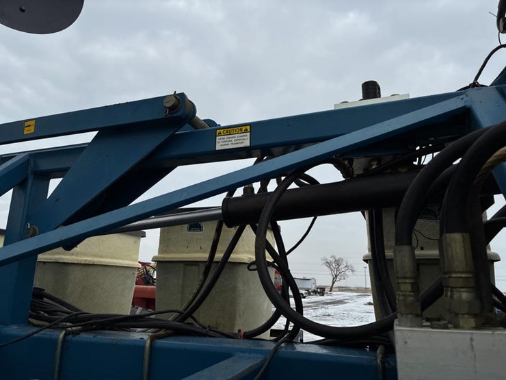 1997-kinze-2600-image-36