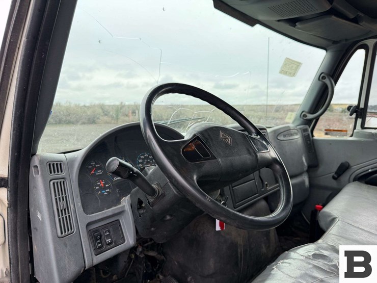 2006-international-durastar-4300-image-49