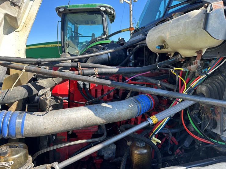 #40057-•-2001-freightliner-century-classic-s/t-t/a-daycab-truck-tractor-1fujbbbg41lh91794-image-40