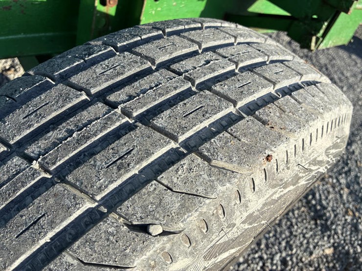 john-deere-7-image-7