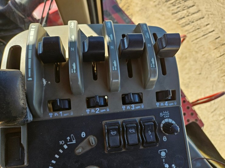 case-ih-375-image-30