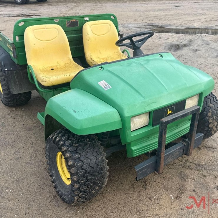 JOHN DEERE GATOR
