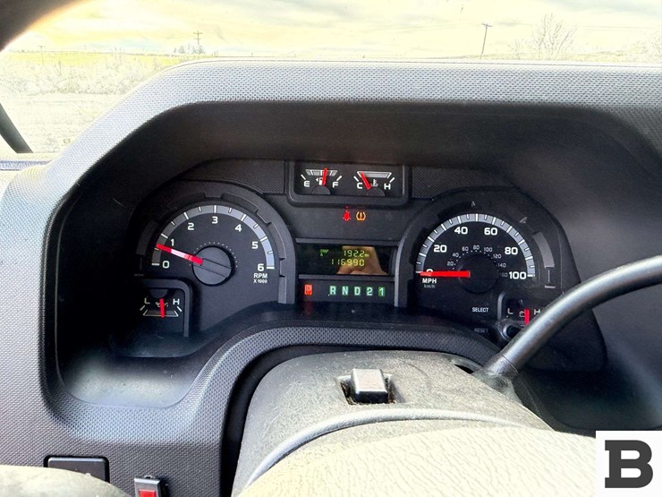 2014-ford-cargo-image-33