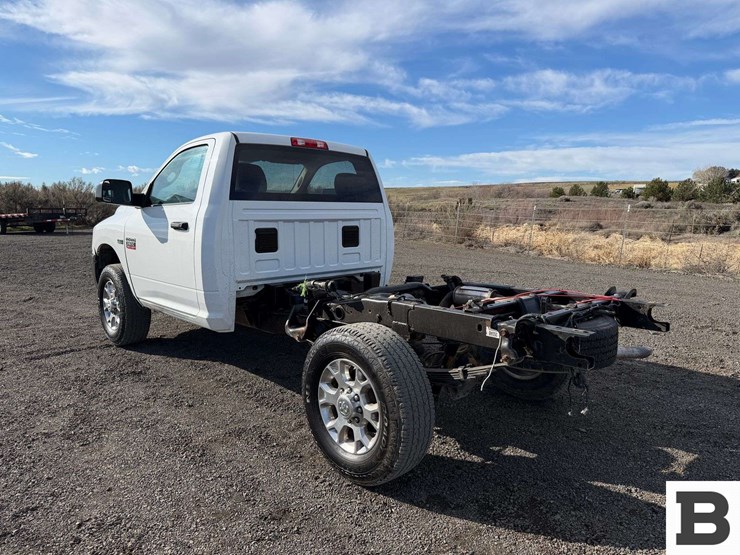 2012-dodge-ram-2500-image-3