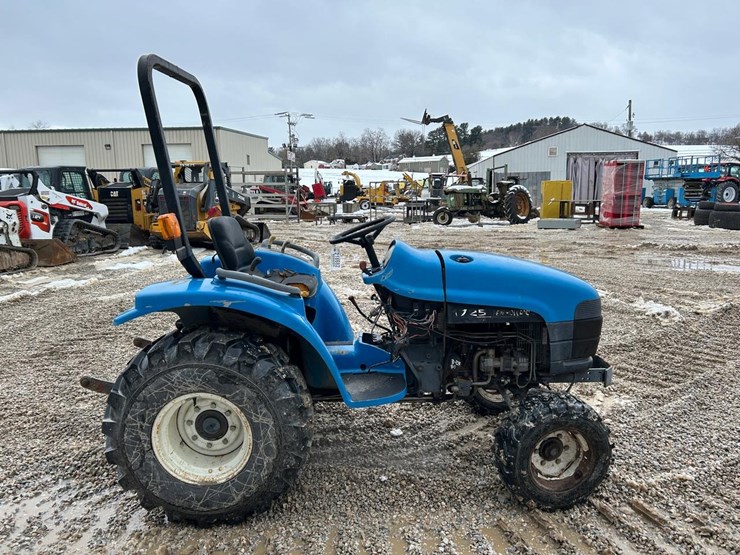 new-holland-1725-image-5