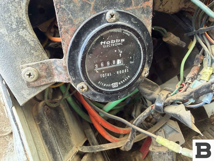 1985-ford-8000-image-58