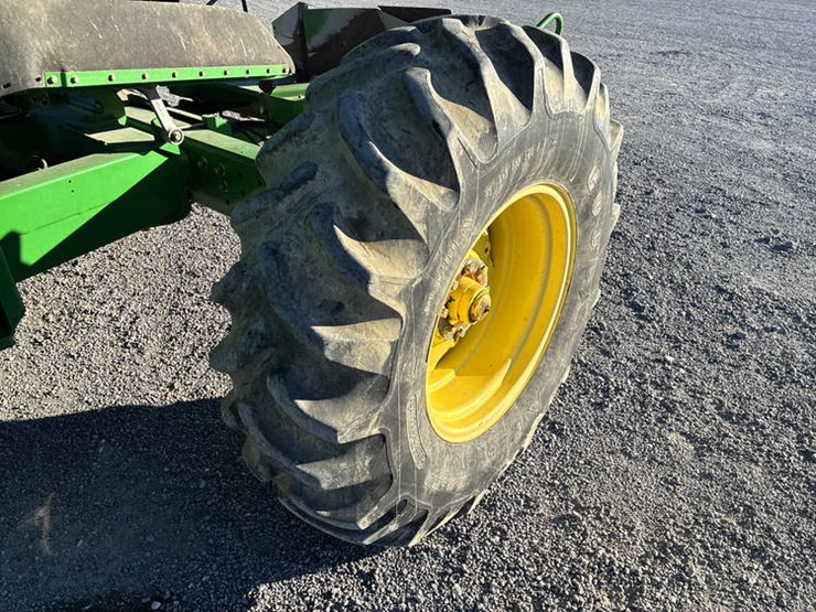 2000-john-deere-9550-image-27