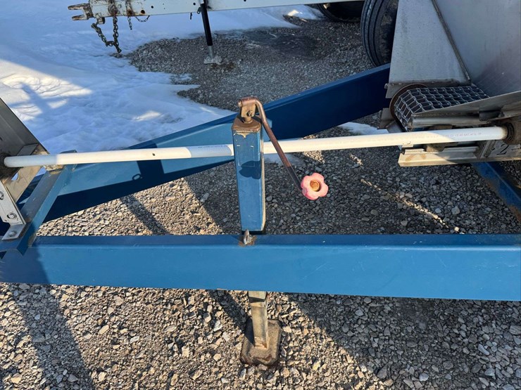 nc-8000.-pull-type-fertilizer-spreader.-8-ton-image-30