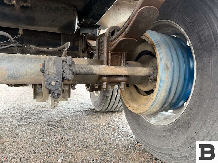 1993-beall-7400-gallon-3-compartment-pull-trailer-image-34