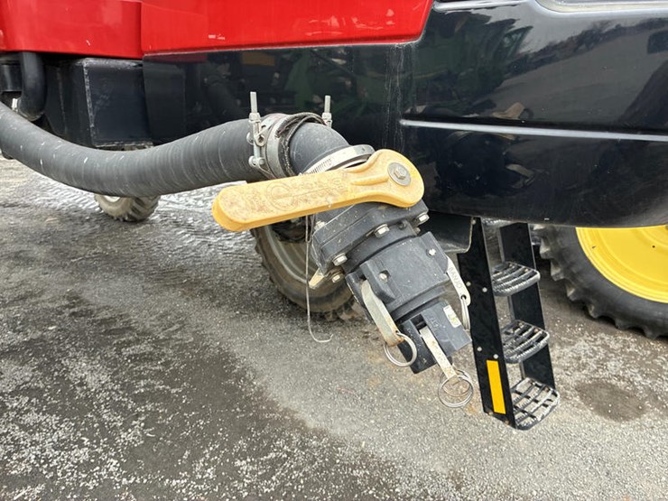 2015-case-ih-patriot-3340-image-5