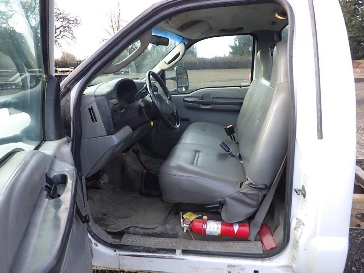 2007-ford-f550-image-18