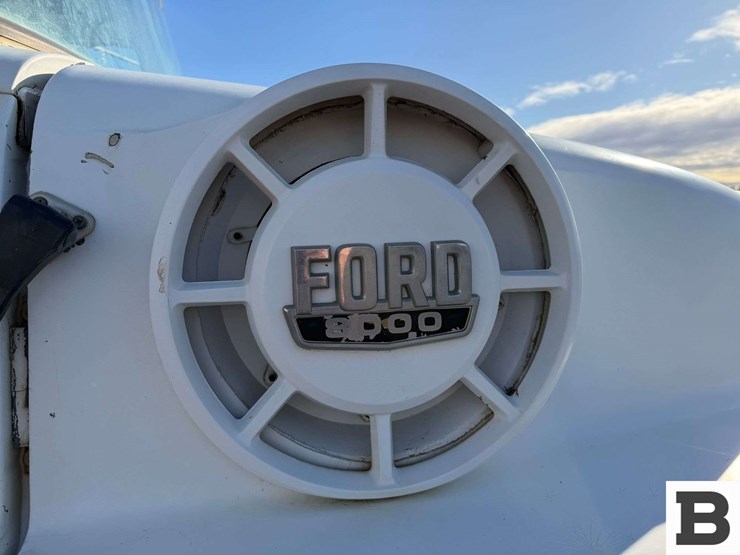 1985-ford-8000-image-39