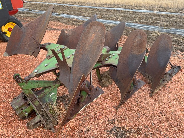 john-deere-plow-image-5