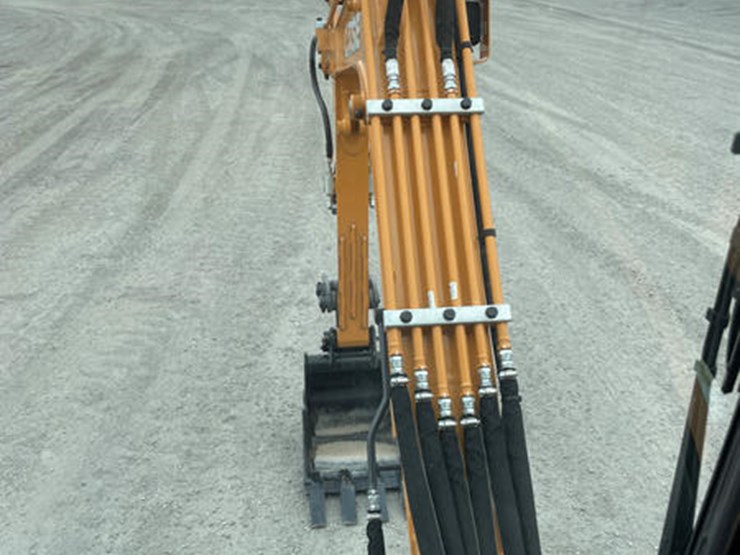 2024-case-cx30c-image-32