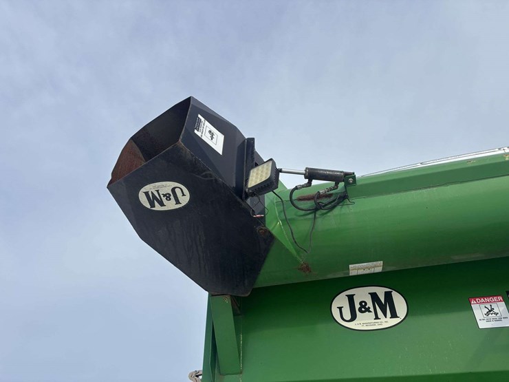 j&m-875-image-15