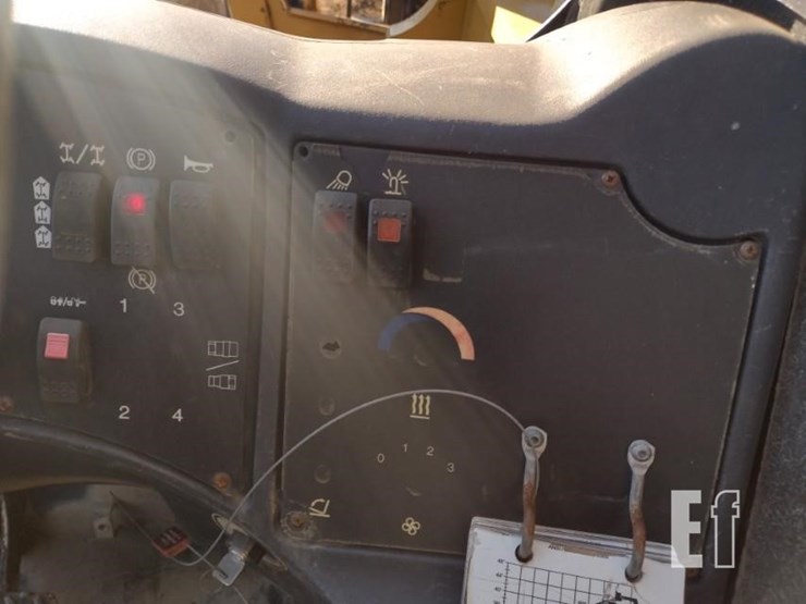 2013-caterpillar-tl943c-image-7