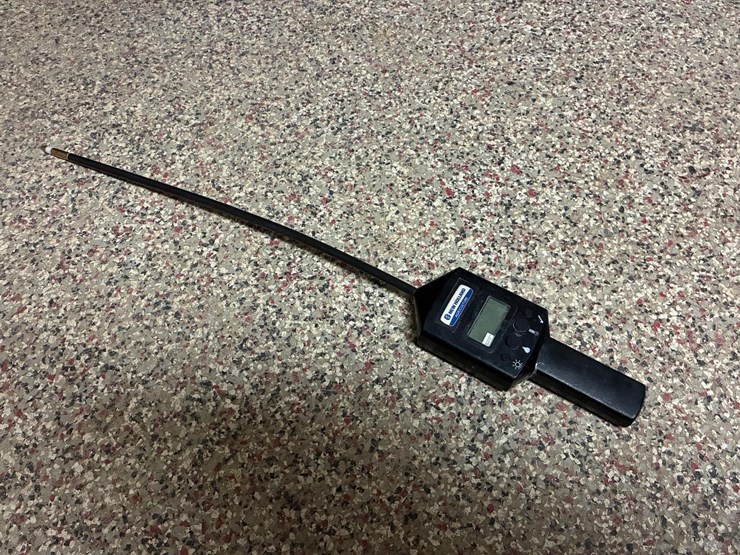new-holland-moisture-tester-image-2