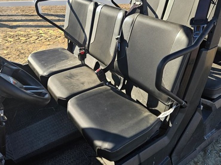 2019-john-deere-gator-image-9