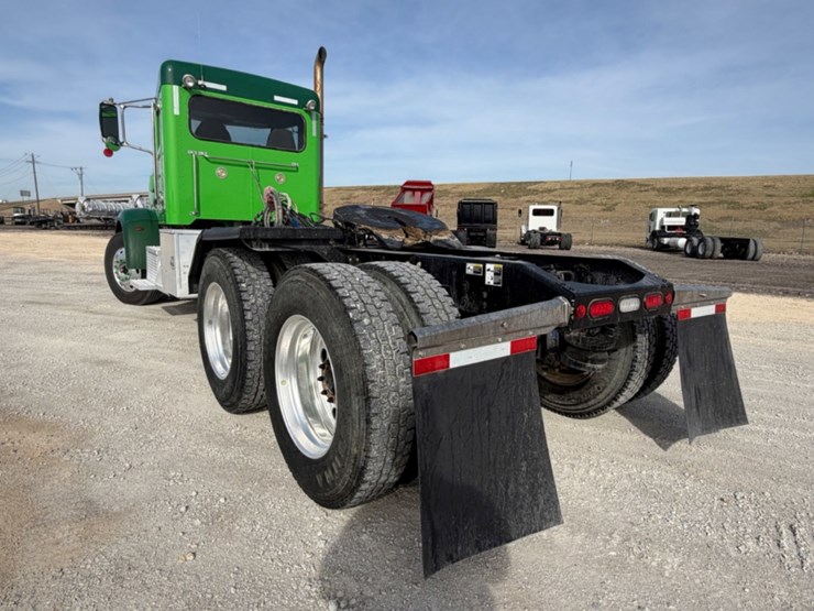 2021-peterbilt-367-image-8