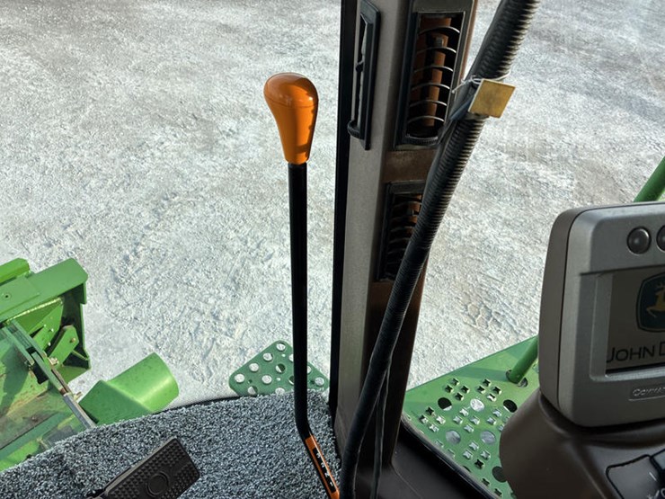 2009-john-deere-9570-sts-image-103