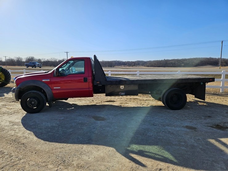 2005-ford-f550-image-2